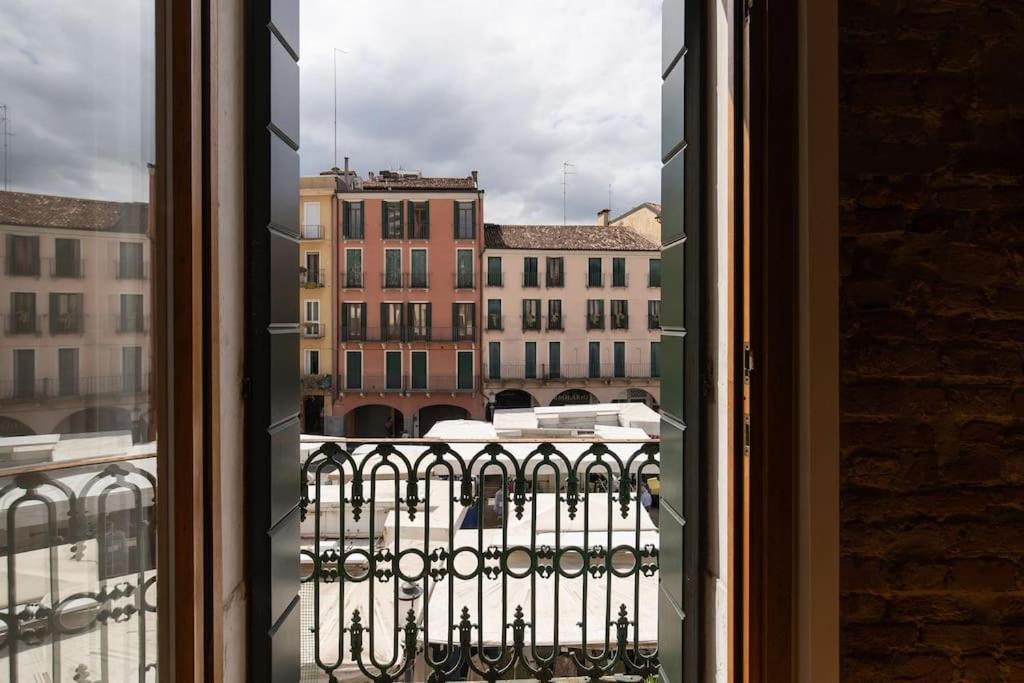 Enjoy Home - Appartamento Orologio, Piazza Dei Signori Padua Buitenkant foto